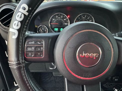 Used 2017 Jeep Wrangler Unlimited Sport w/ Connectivity Group image 33