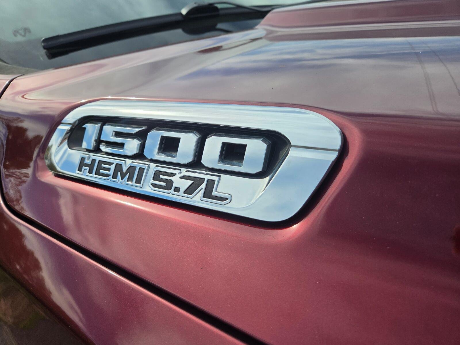 Used 2019 RAM 1500 Laramie AWD/4WD image 5