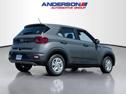 New 2026 Hyundai Venue SE FWD image 2