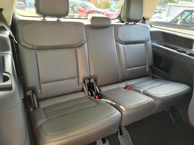 Used 2026 Ford Expedition Active RWD image 15