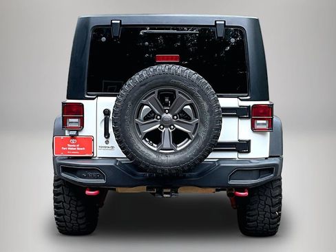 Used 2017 Jeep Wrangler Unlimited Rubicon AWD/4WD image 6