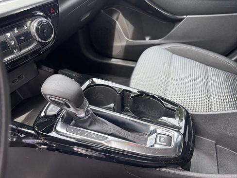 Used 2025 Chevrolet Trax LT FWD image 41