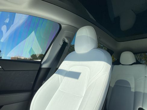 Used 2023 Tesla Model Y Long Range image 20