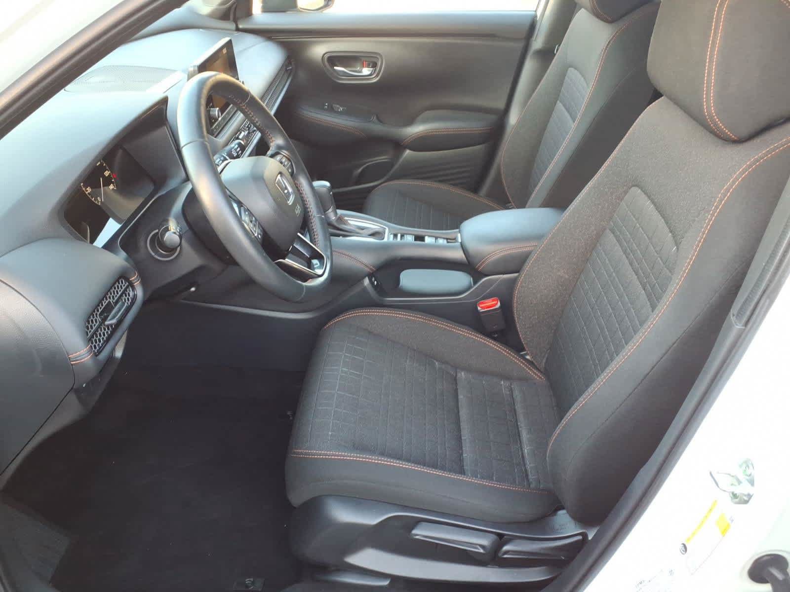 Used 2025 Honda HR-V Sport image 14