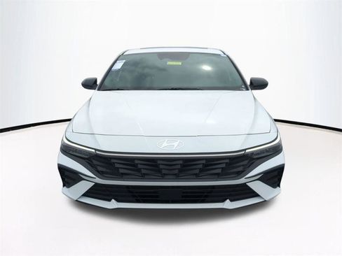 New 2026 Hyundai Elantra SEL Sport image 3