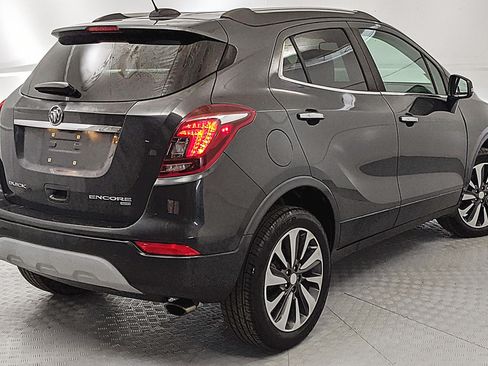 Used 2018 Buick Encore Essence AWD/4WD image 3