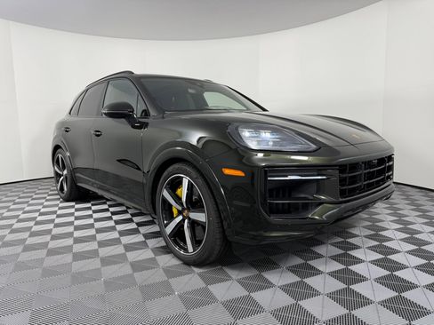 New 2026 Porsche Cayenne GTS image 7
