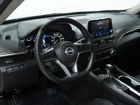 Used 2024 Nissan Altima 2.5 SV image 38