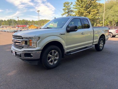 Used 2019 Ford F150 XLT w/ Equipment Group 302A Luxury AWD/4WD image 3