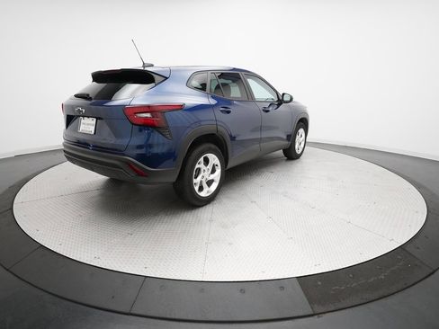 Used 2024 Chevrolet Trax LS w/ LS Convenience Package image 34