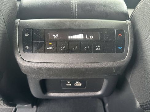 Used 2024 Nissan Pathfinder SV AWD/4WD image 23