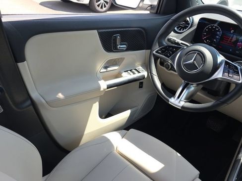 Certified 2025 Mercedes-Benz GLA 250 image 26