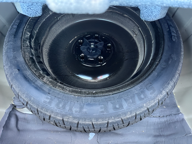 Used 2025 Nissan Altima 2.5 SV FWD image 8