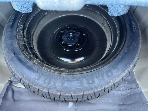 Used 2025 Nissan Altima 2.5 SV FWD image 8