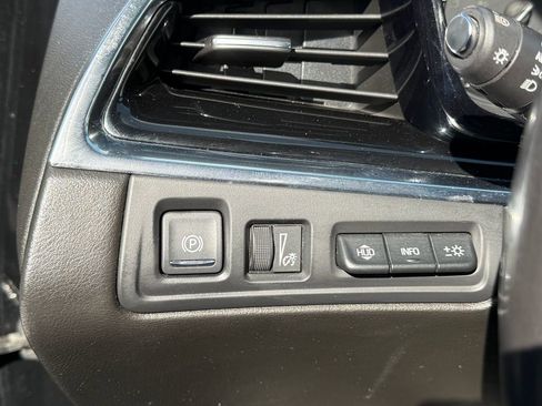 Certified 2020 Cadillac XT6 Premium Luxury image 18