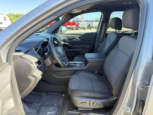 Used 2023 Chevrolet Traverse LT FWD image 11