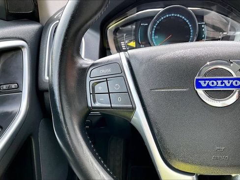 Used 2015 Volvo XC60 T5 Premier w/ Proximity Package FWD image 26