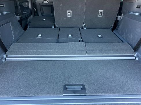 New 2026 Lincoln Navigator Reserve w/ Jet Appearance Package AWD/4WD image 13