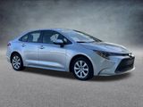Used 2022 Toyota Corolla LE image 2