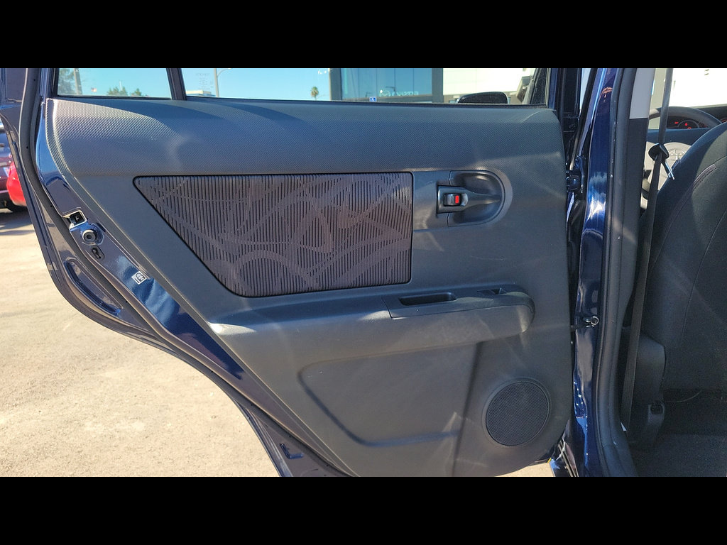 Used 2014 Scion xB FWD image 13