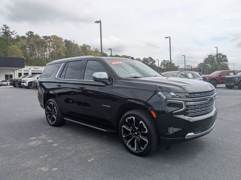 Used 2024 Chevrolet Tahoe Premier image 3