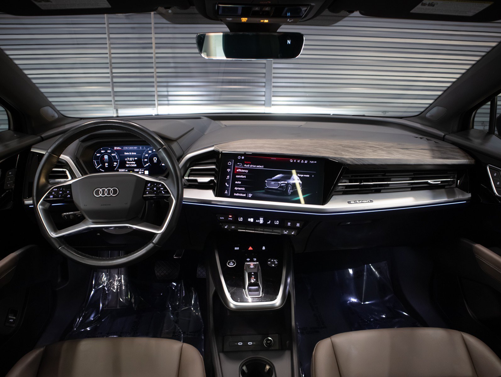 Used 2023 Audi Q4 e-tron Prestige w/ Black Optic Package AWD/4WD image 8