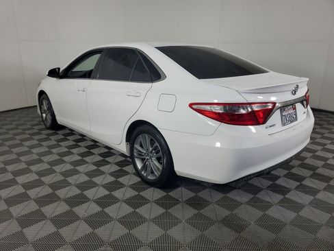 Used 2017 Toyota Camry SE image 6