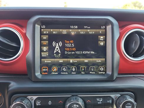 Used 2021 Jeep Wrangler Unlimited Rubicon AWD/4WD image 12