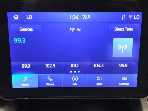 Used 2022 Ford Explorer XLT w/ Equipment Group 202A AWD/4WD image 25