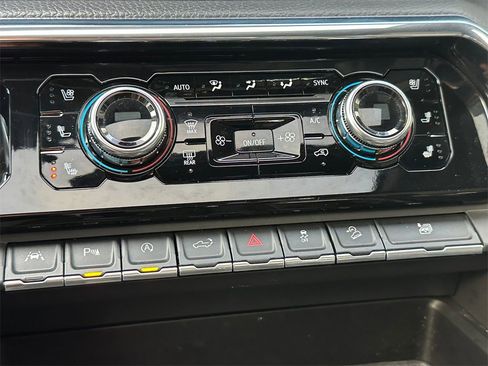 Used 2024 GMC Sierra 1500 Denali w/ Denali Reserve Package image 30