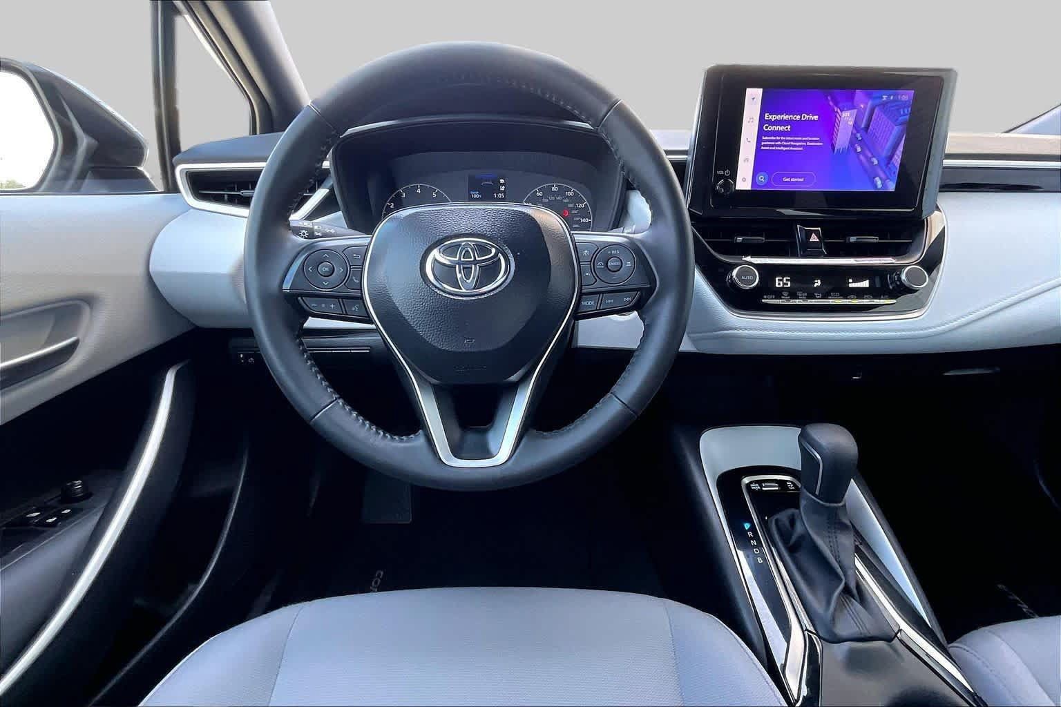 Used 2025 Toyota Corolla SE FWD image 6