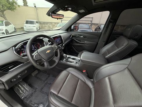 Used 2023 Chevrolet Traverse High Country AWD/4WD image 34