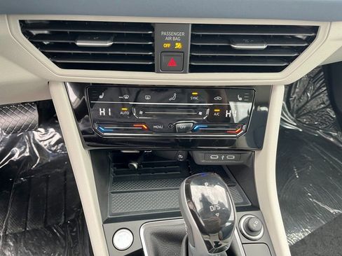 New 2025 Volkswagen Jetta SE image 19