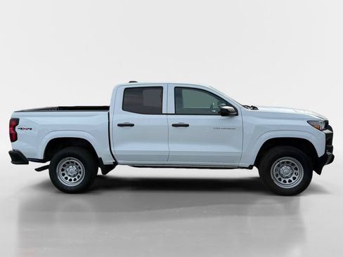 Used 2024 Chevrolet Colorado W/T AWD/4WD image 3