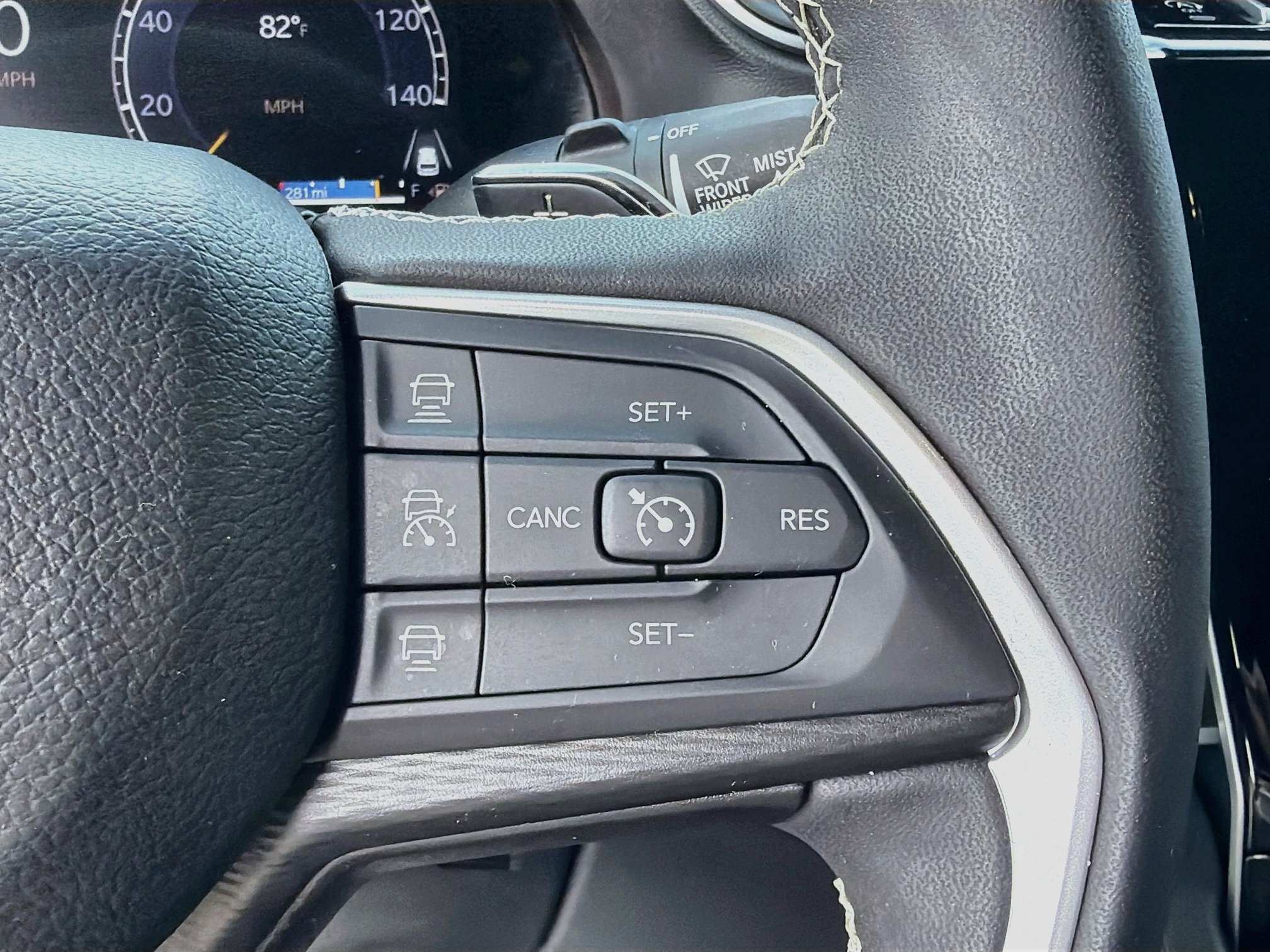 Used 2024 Jeep Grand Cherokee L Laredo AWD/4WD image 37