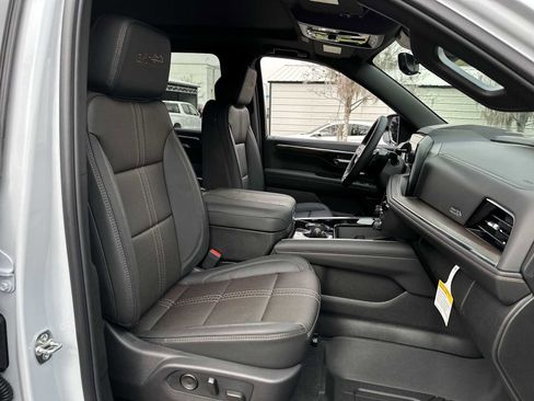 New 2026 Chevrolet Suburban High Country RWD image 19