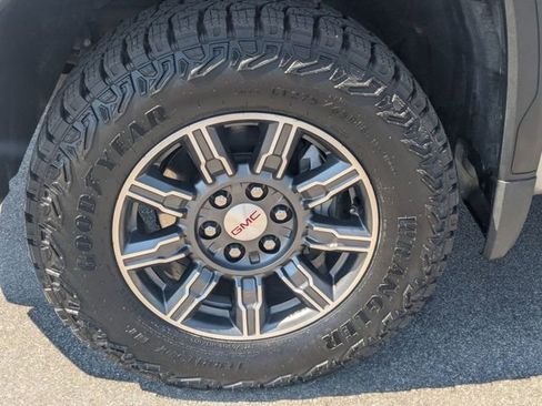 Used 2025 GMC Sierra 1500 AT4 AWD/4WD image 10