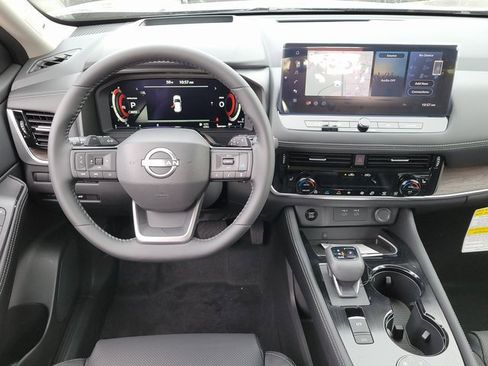 New 2026 Nissan Rogue Platinum image 8