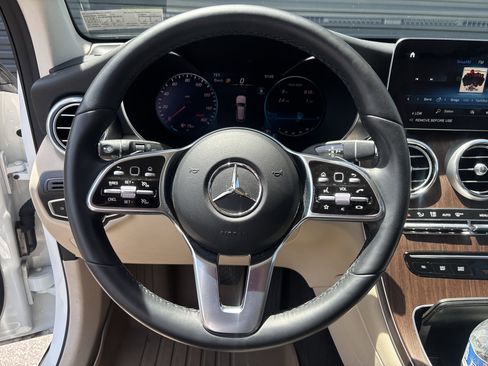 Used 2022 Mercedes-Benz GLC 300 4MATIC image 15