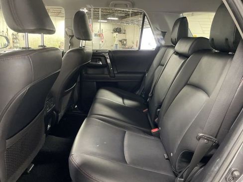 Used 2022 Toyota 4Runner TRD Off-Road Premium AWD/4WD image 23