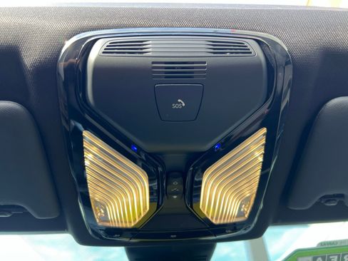 Used 2020 BMW 330i xDrive Sedan w/ Premium Package image 34