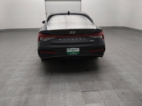 Used 2025 Hyundai Elantra Hybrid FWD image 6