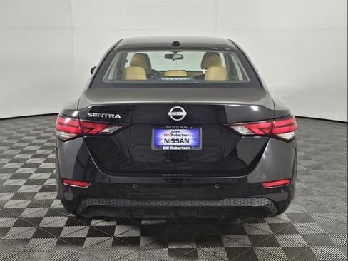 New 2025 Nissan Sentra SV w/ SV Premium Package FWD image 5