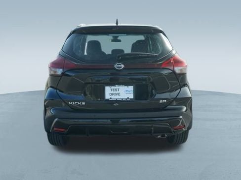 Used 2024 Nissan Kicks SR image 7