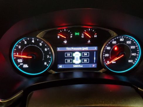 Used 2019 Chevrolet Equinox LT w/ Sun & Navigation Package AWD/4WD image 16