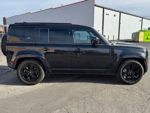 Used 2024 Land Rover Defender 110 X-Dynamic SE image 6