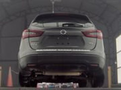Used 2020 Nissan Rogue Sport SV FWD image 6
