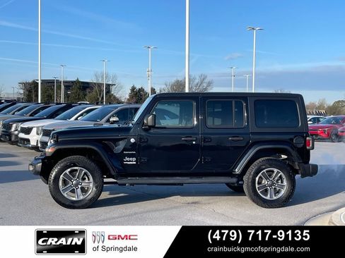 Used 2021 Jeep Wrangler Unlimited Sahara AWD/4WD image 4