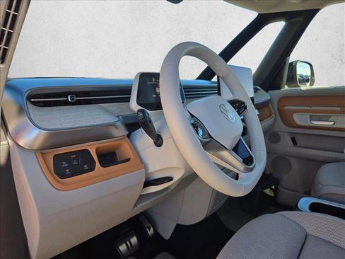 Used 2025 Volkswagen ID. Buzz Pro S Plus image 9