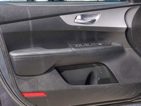 Certified 2023 Kia Forte LXS w/ LXS Technology Package image 19